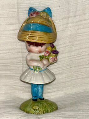 Joan Walsh Anglund Girl With Flowers 1966, 1971 Beswick England 5” Figurine